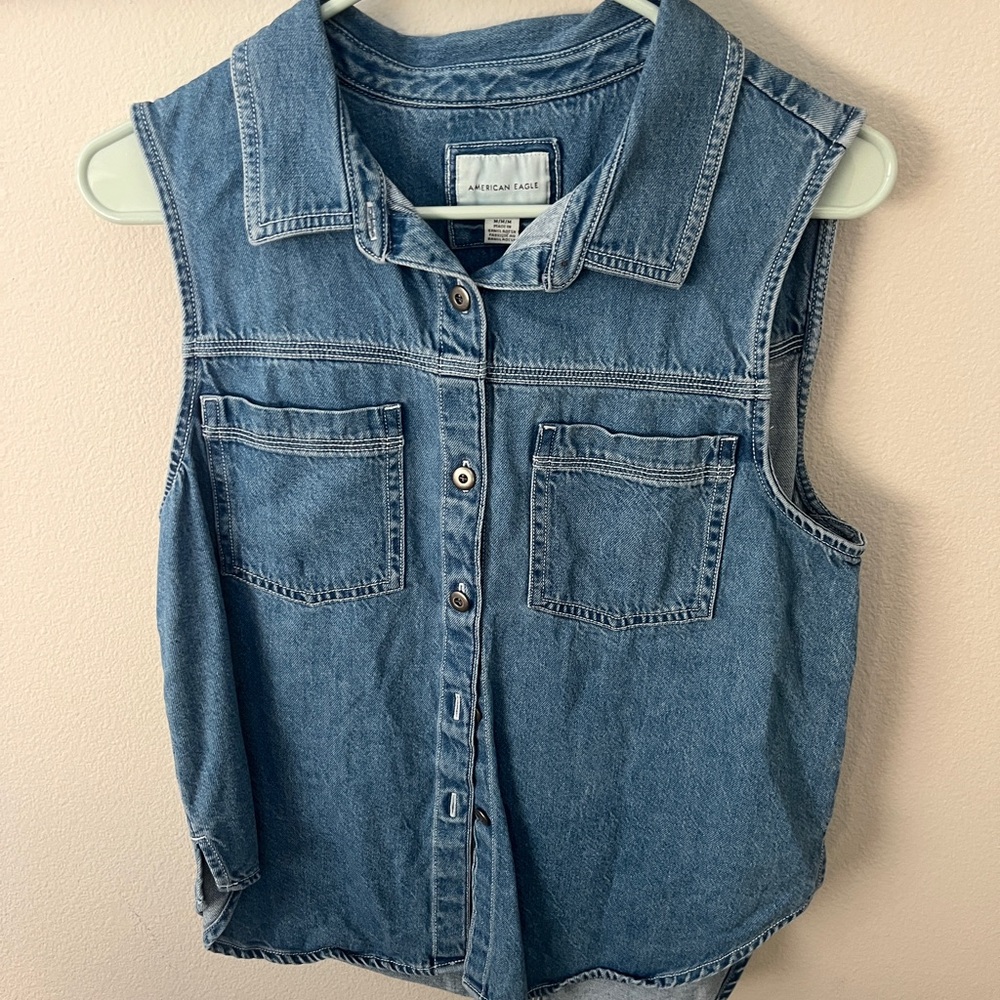 American Eagle Denim Sleeveless Button-Up Shirt